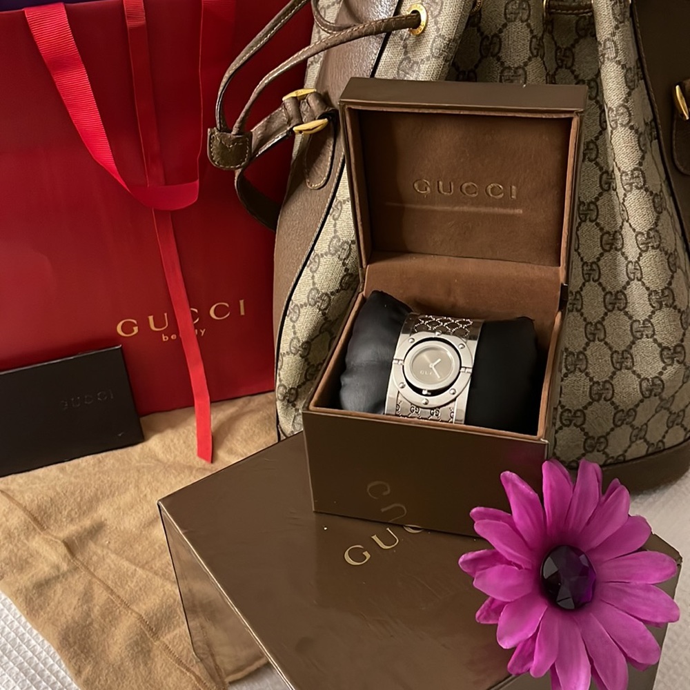 Gucci Twirl Watch Retail was $2399. Comes with watch box inside box. W Gucci Bag - Picture 4 of 10